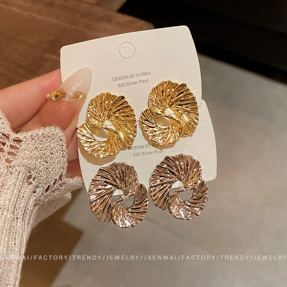 Wholesale Metal Geometric Exaggerated Stylish Electroplated Women's Earrings