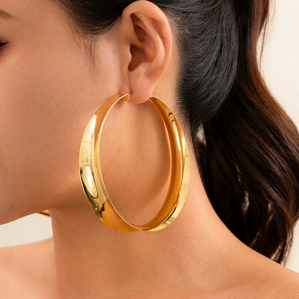 Wholesale Metal Geometric Hollow Exaggerated Women's Earrings With Electroplating