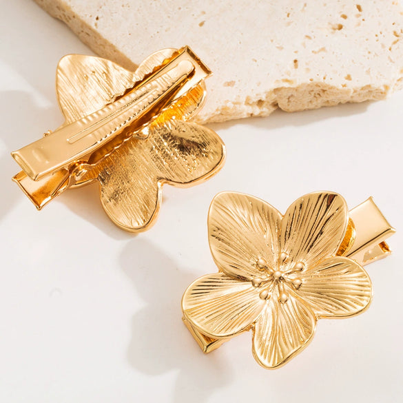Wholesale Metal Geometric Love Flower Hairpin Duckbill Clip For Women