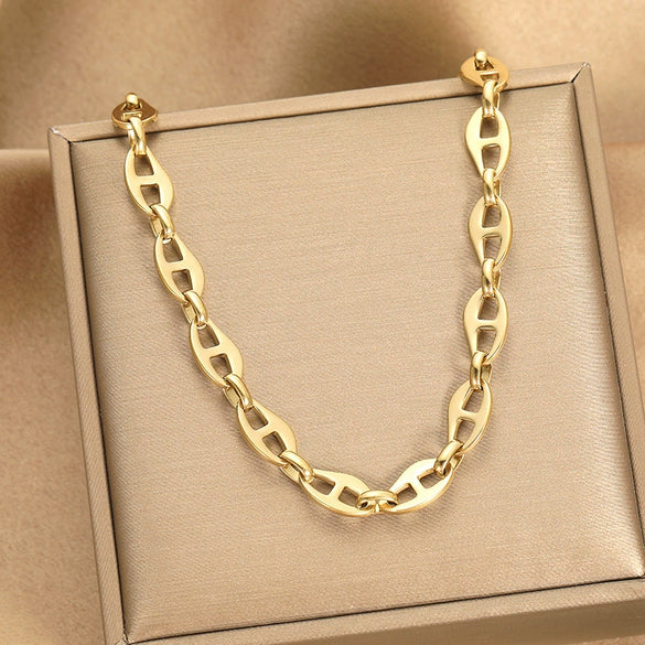 Wholesale Metal Geometric Pendant Necklace For Women With Stainless Steel Pendant And Electroplating Treatment