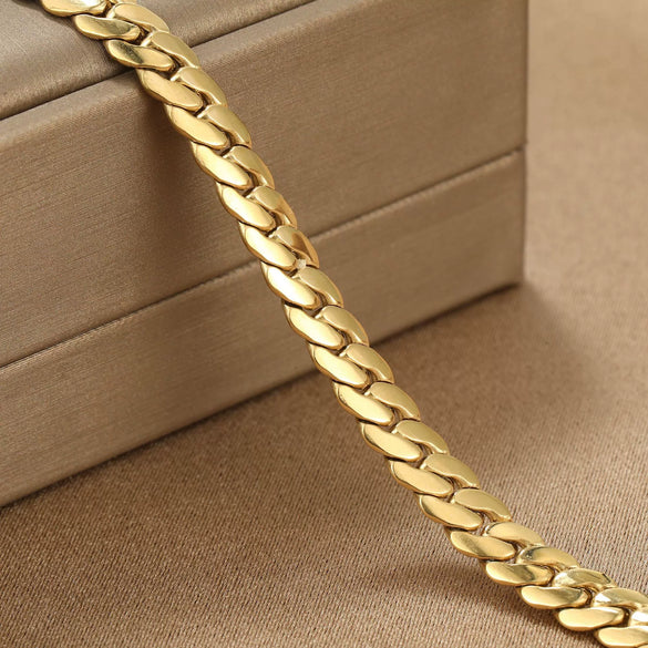 Wholesale Metal Geometric Pendant Necklace For Women With Stainless Steel Pendant And Electroplating Treatment