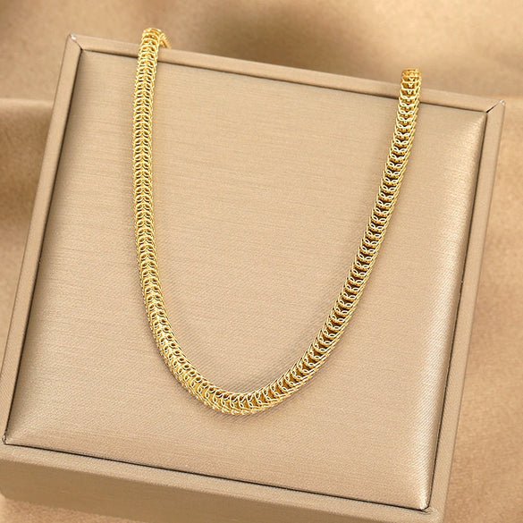 Wholesale Metal Geometric Pendant Necklace For Women With Stainless Steel Pendant And Electroplating Treatment