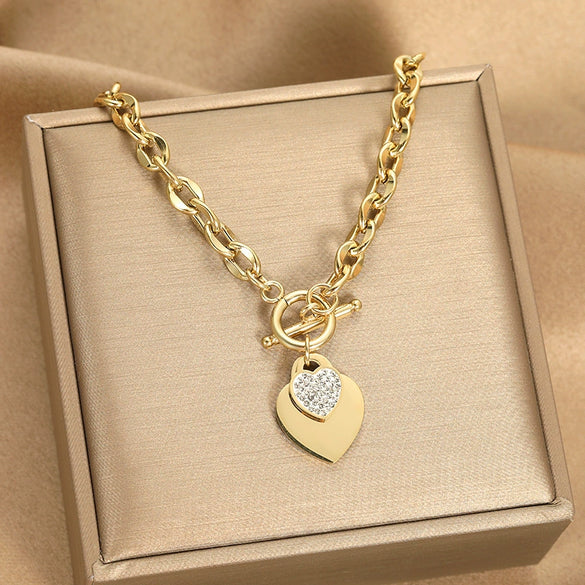Wholesale Metal Geometric Pendant Necklace For Women With Stainless Steel Pendant And Electroplating Treatment