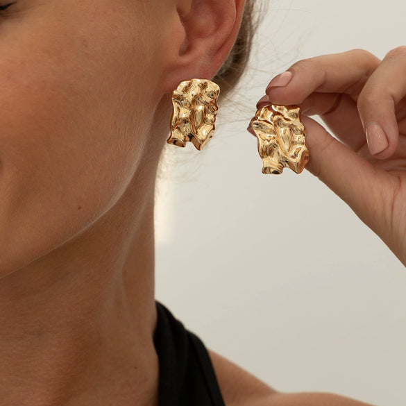 Wholesale Metal Geometric Simple Elegant Pleated Earrings For Women With Electroplating