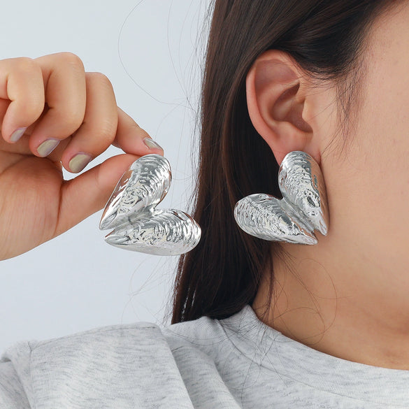 Wholesale Metal Heart Shape Zinc Alloy Electroplating Fashion Niche Design Women's Earrings