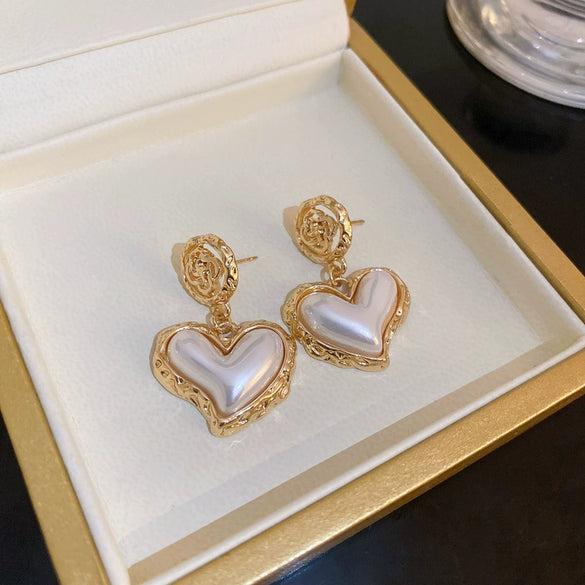 Wholesale Metal Retro Flower Design Diamond Pearl Earrings For Women