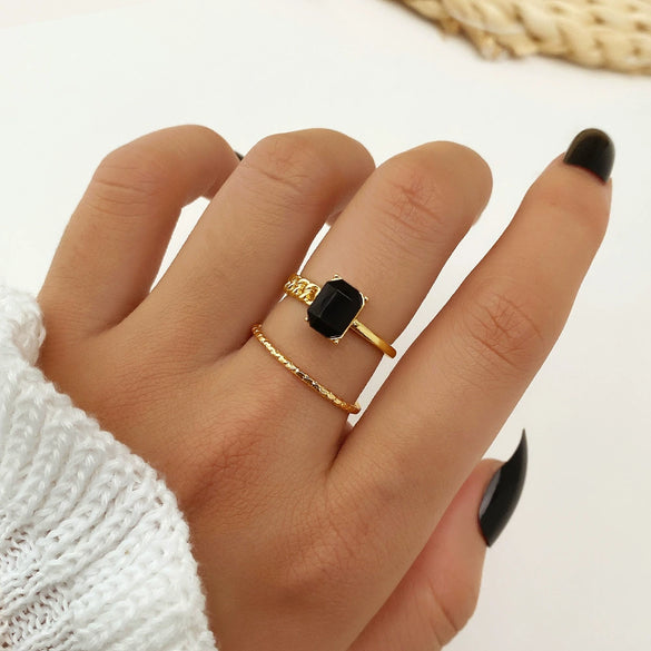 Wholesale Metal Retro Geometric Oval Finger Ring Set With Black Gemstone For Women