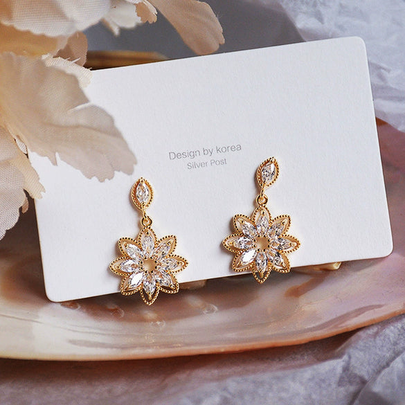 Wholesale Micro Inlaid Zircon Crystal Flower Earrings For Women Copper Material Retro Style