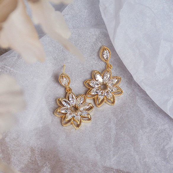 Wholesale Micro Inlaid Zircon Crystal Flower Earrings For Women Copper Material Retro Style