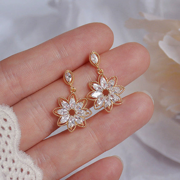 Wholesale Micro Inlaid Zircon Crystal Flower Earrings For Women Copper Material Retro Style