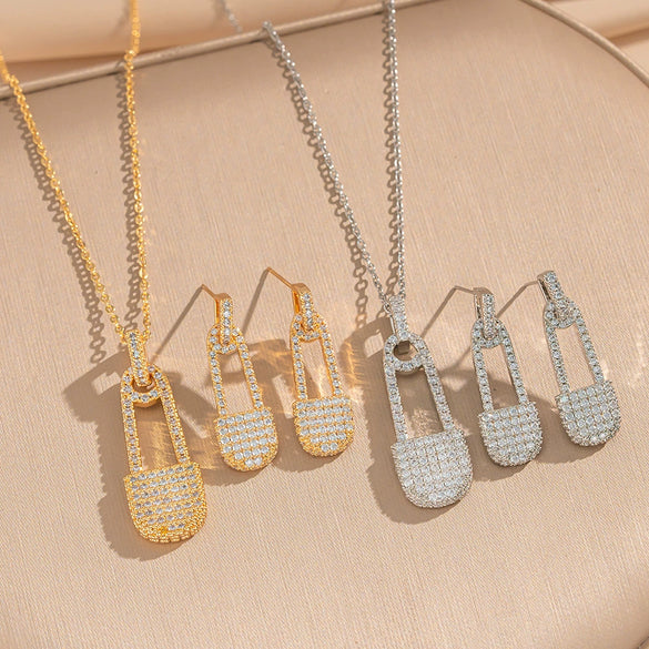 Wholesale Micropaved Zircon Accessories Set Light Luxury Geometric Style Copper O Word Chain Necklace And Earrings For Women And Unisex Vacuum Furnace Electroplated 18K