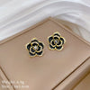 Wholesale Minimalist Camellia Pattern Stainless Steel And Copper Necklace For Women With Electroplating