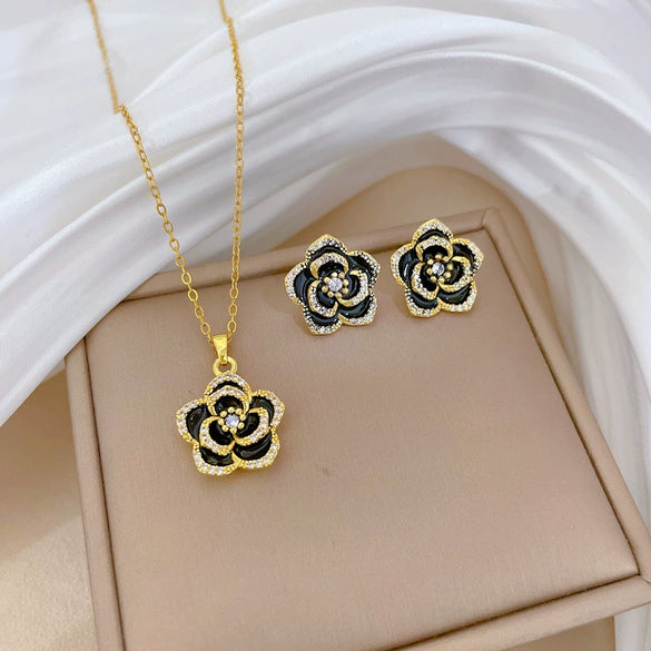 Wholesale Minimalist Camellia Pattern Stainless Steel And Copper Necklace For Women With Electroplating