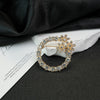 Wholesale Minimalist Flower Pattern Zinc Alloy Electroplated Women's Brooch For Clothes Fixing