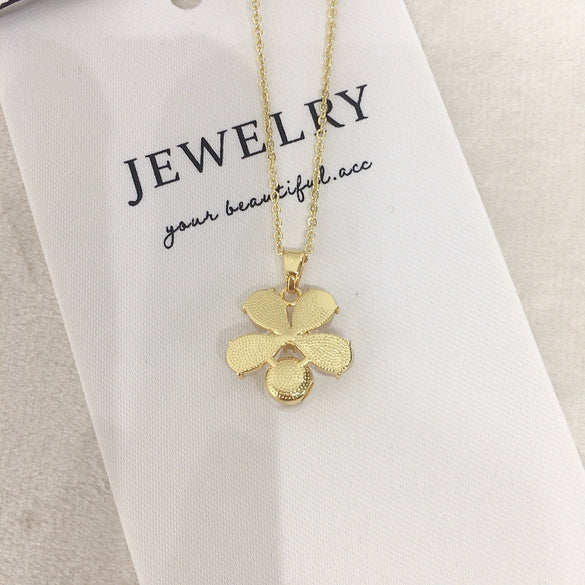 Wholesale Minimalist Freshwater Pearl And Acrylic Flower Pendant Necklace With Copper Accessory