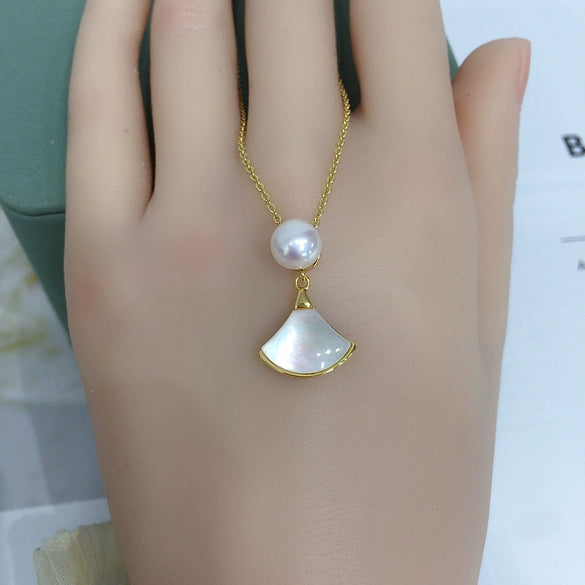 Wholesale Minimalist Freshwater Pearl Pendant Necklace With Copper Accessories And Seashell Motherofpearl Flat Round And Bun Round Pearl Shapes