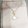 Wholesale Minimalist Freshwater Pearl Pendant Necklace With Copper Accessories And Seashell Motherofpearl Flat Round And Bun Round Pearl Shapes