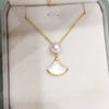 Wholesale Minimalist Freshwater Pearl Pendant Necklace With Copper Accessories And Seashell Motherofpearl Flat Round And Bun Round Pearl Shapes
