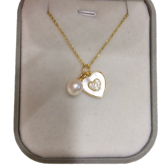 Wholesale Minimalist Freshwater Pearl Pendant Necklace With Copper Accessories Microinlaid Zircon Love Sea Shell Shape