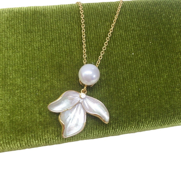 Wholesale Minimalist Freshwater Pearl Pendant Necklace With Frosted Paint Gradient Leaf Design Copper Accessory And Flat Roundbun Round Pearls