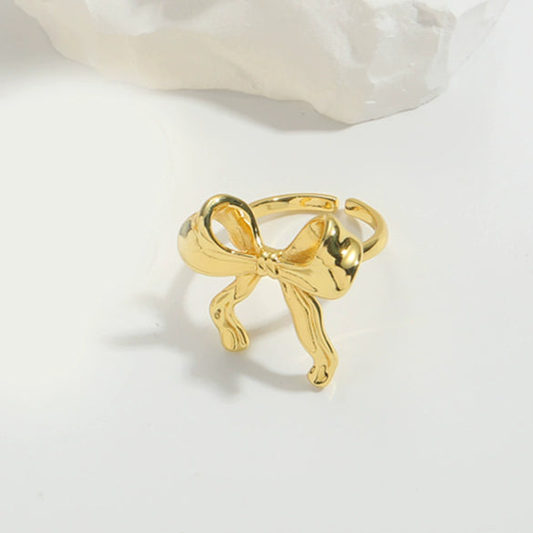 Wholesale Minimalist Geometric Tie Pattern Copper Ring For Women