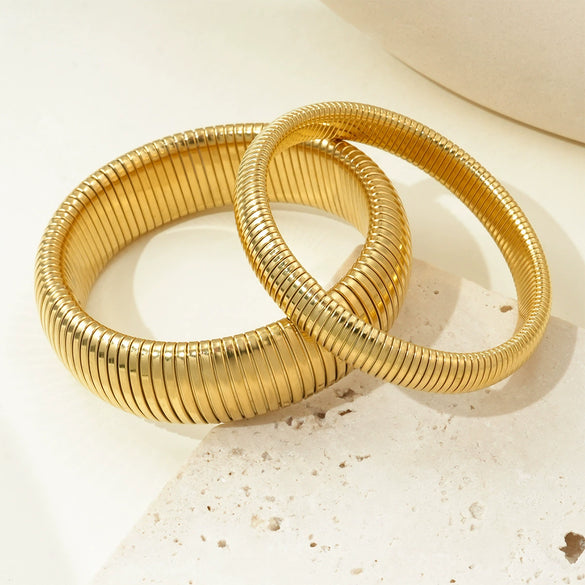 Wholesale Minimalist Snake Bone Stretchable Soft Bracelet Electroplated Titanium Steel With Vertical Stripe Design