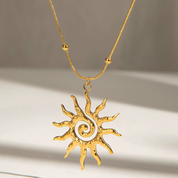 Wholesale Minimalist Stainless Steel Geometric Hammered Spiral Sun Pendant Necklace With 18K Gold Electroplated Design For Women