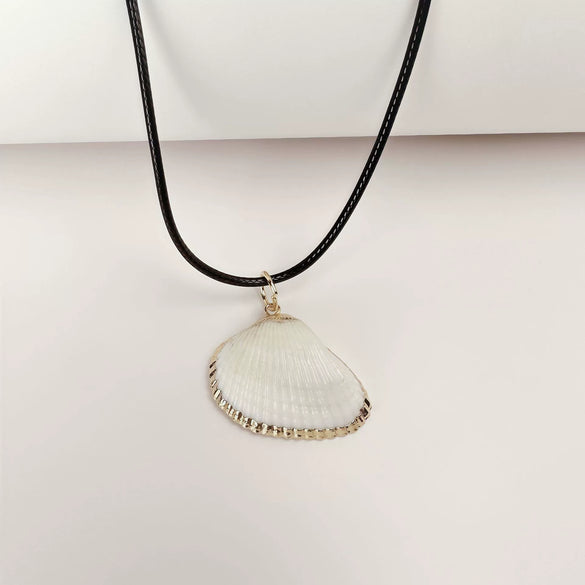 Wholesale Minimalist Waxed Leather Rope Natural Conch Shell Necklaces With Electroplated Gold Edge