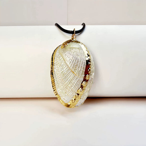 Wholesale Minimalist Waxed Leather Rope Natural Conch Shell Necklaces With Electroplated Gold Edge