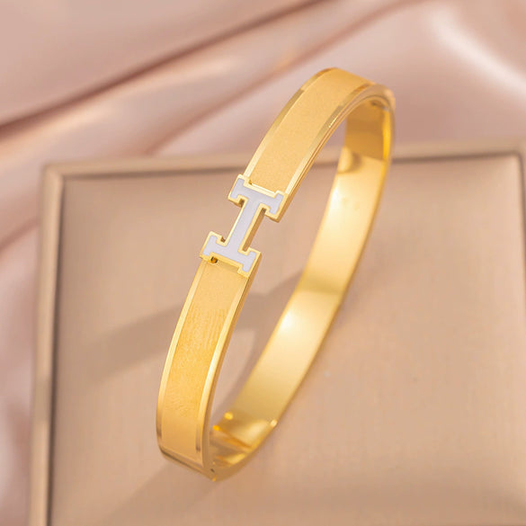 Wholesale Modern Minimalist Titanium Steel Letter H Bracelet Electroplated 18K Gold