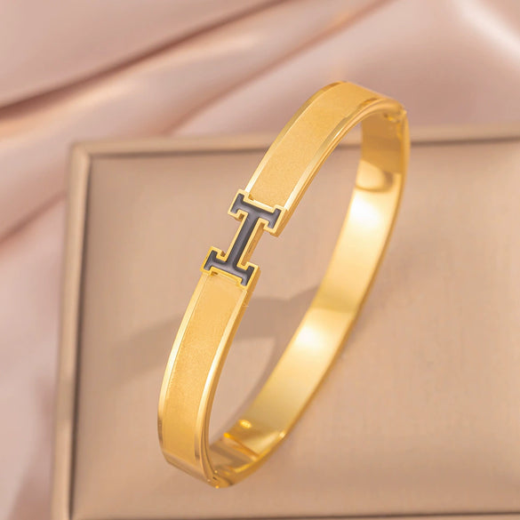 Wholesale Modern Minimalist Titanium Steel Letter H Bracelet Electroplated 18K Gold
