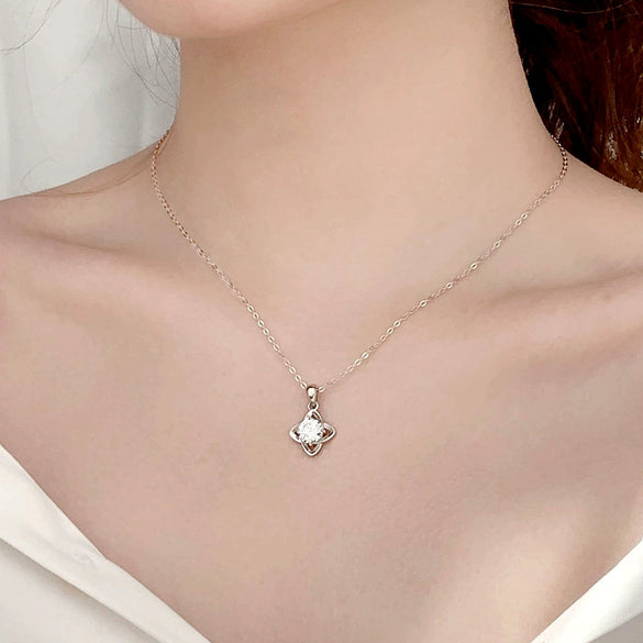 Wholesale Moissanite Four Leaf Clover Sterling Silver 925 Pendant Necklace For Women Electroplated Jewelry