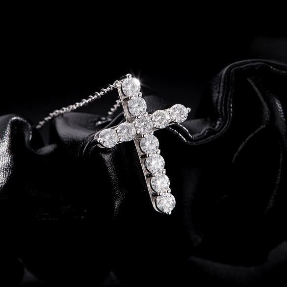 Wholesale Moissanite Necklace 925 Sterling Silver Old Money Style Cross Clavicle Chain For Women