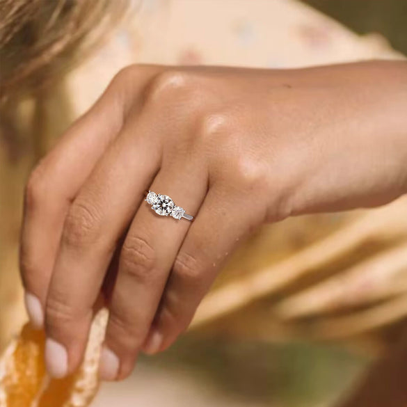 Wholesale Moissanite Ring 925 Sterling Silver Geometric Fashion Electroplated For Women