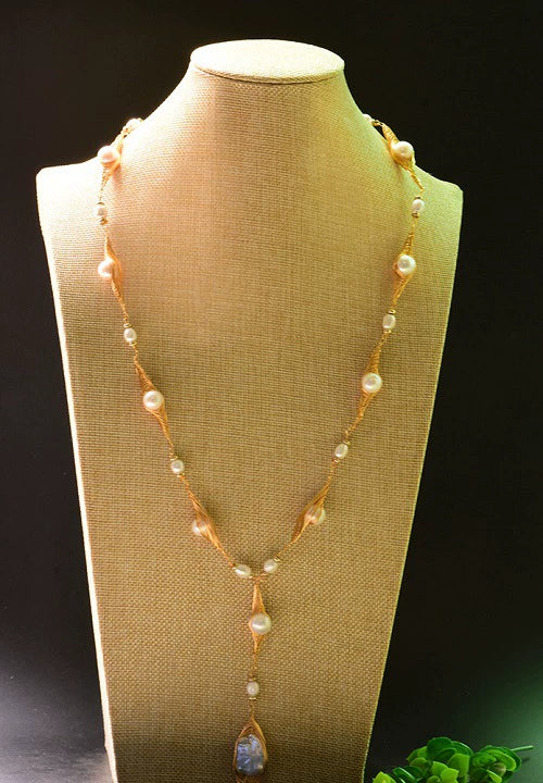 Wholesale Natural Baroque Pearl Necklace With Portrait Coin Pendant Electroplated Handmade Beaded Chain Retro Geometric Style