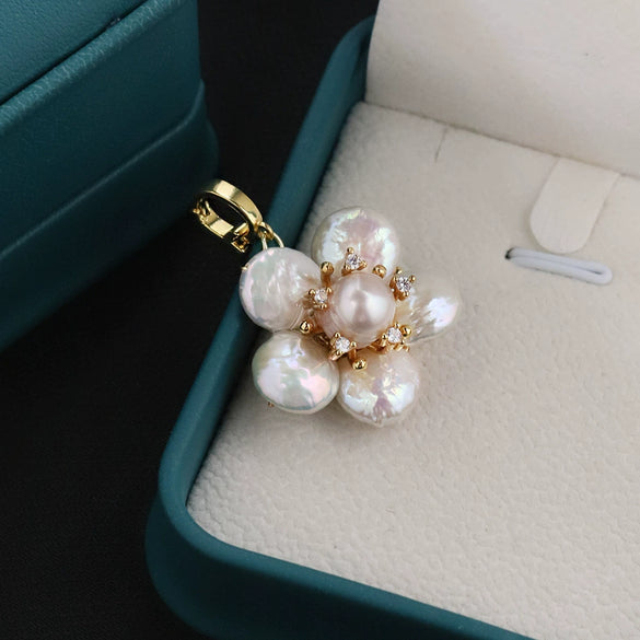 Wholesale Natural Freshwater Baroque Pearl Flower Pendant Necklace For Women Copper Electroplated