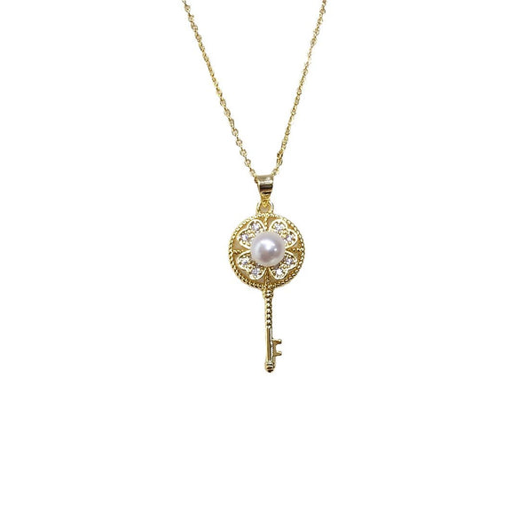 Wholesale Natural Freshwater Pearl Necklace With Four Leaf Clover Key Pendant And Copper Accessories