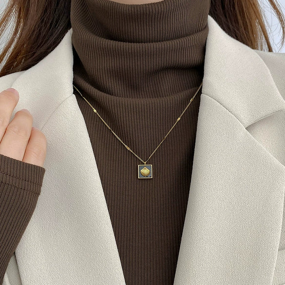 Wholesale Necklace Acrylic Black Square Bead Shell Style Titanium Steel 18K Gold Color Electroplated