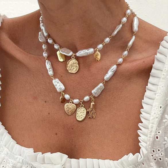 Wholesale Necklace Imitation Pearl Iron Chain Alloy Heart Shape Geometric Baroque Retro Metal Relief Electroplating Pendant Clavicle Necklace For Women