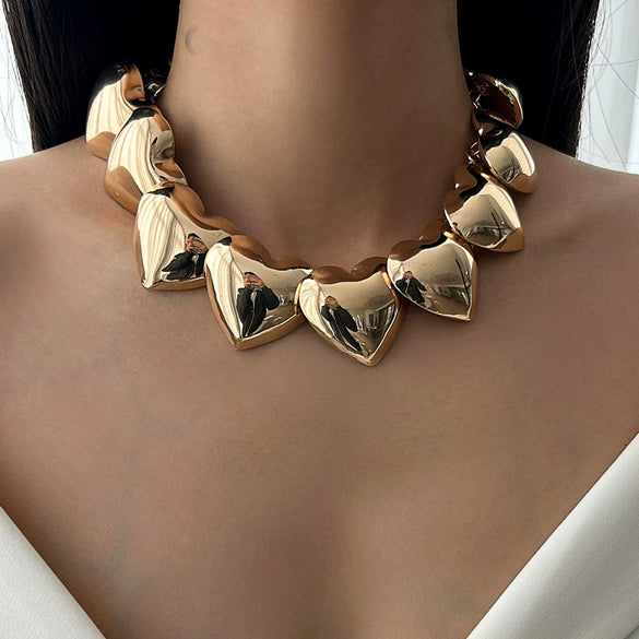 Wholesale Necklace Iron Heart Shaped Metallic Smooth Electroplated Love Clavicle Necklace For Women