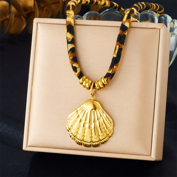 Wholesale Necklace Retro Style Goldplated Stainless Steel Animal Zodiac Printed Pendant Rope Chain