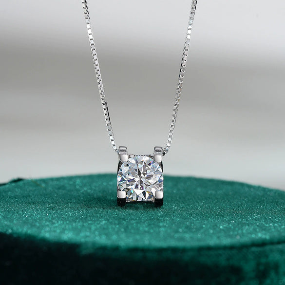 Wholesale Necklace S925 Sterling Silver Moissanite Cow Head Rhombus Pendant Box Chain Natural Style