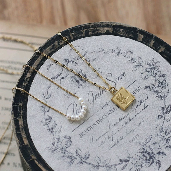 Wholesale Necklace Titanium Steel Colorunfading Plated Imitation Pearl Embossed Rose Geometric Water Wave Chain