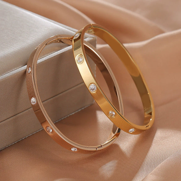 Wholesale Niche Design Diamond Buckle Bracelet In 18K Rose Gold Plated Titanium Steel