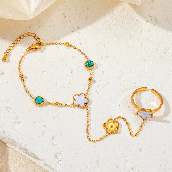 Wholesale Niche Design Titanium Steel Gold Plated Mittens Butterfly Bracelet With Heart Flower Rhombus Pattern And Electroplating Treatment