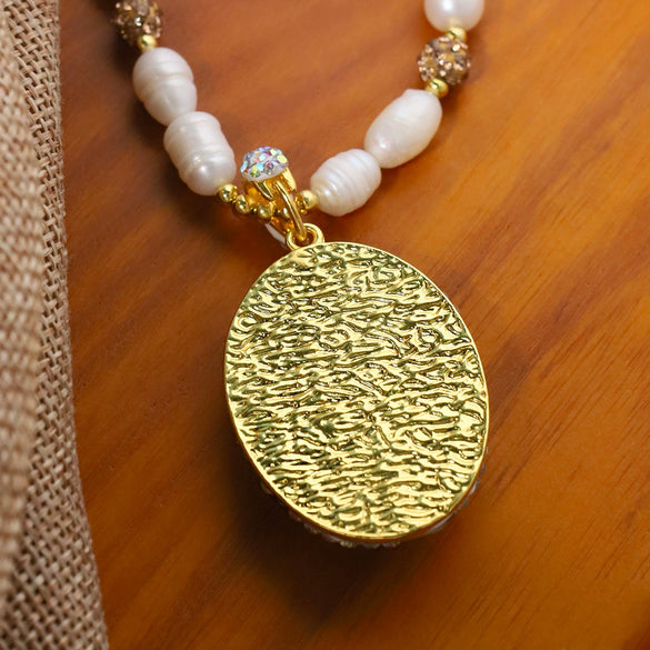 Wholesale Niche Fashion Freshwater Pearl Necklace With Mixed Gemstone Inlay Pendant And Electroplating Treatment