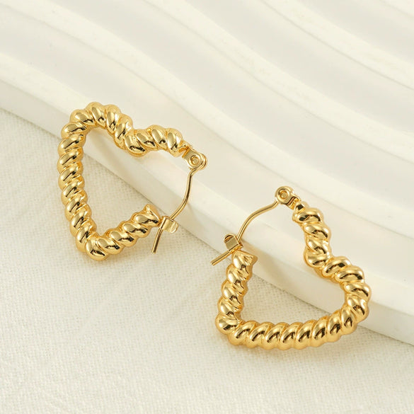 Wholesale Niche Style Heart Pattern 316L Stainless Steel 18K Electroplated Women's Earrings