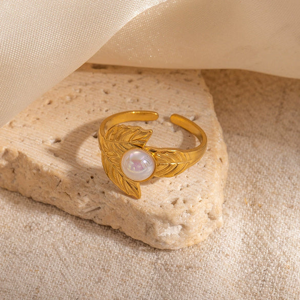 Wholesale Niche Style Titanium Steel Ring With Flower And Geometric Pattern And Electroplating Treatment