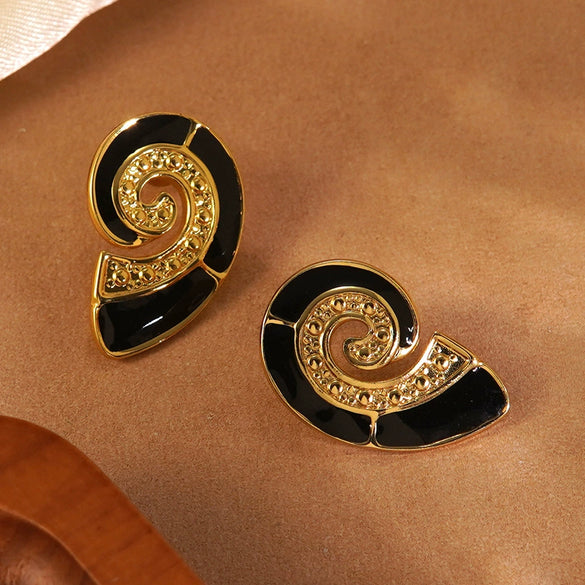 Wholesale Oil Dripping Conch Earrings For Women In Creamy Sweet Girl Style With Animal Zodiac Pattern Made Of 304 Stainless Steel