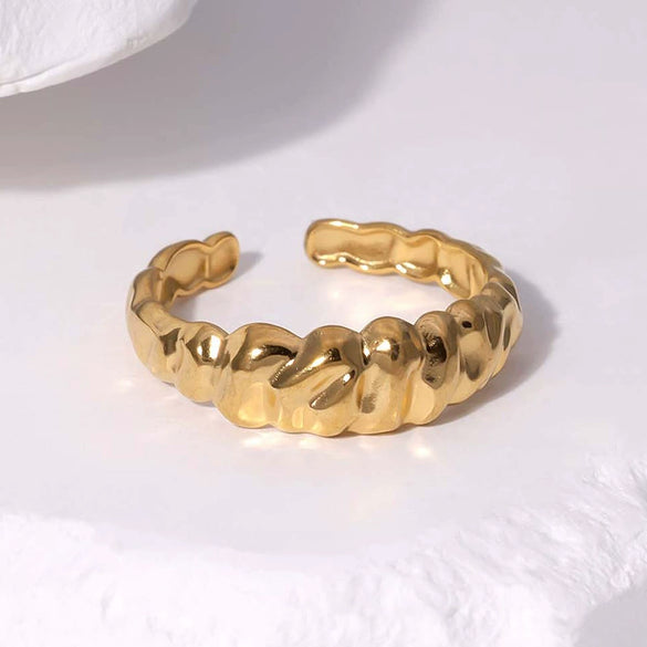 Wholesale Open Female Titanium Steel Ring With Irregular Random Pattern And Gold Plated Electroplating